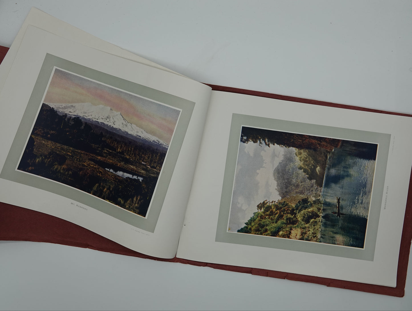 Beautiful New Zealand, a vintage tourist booklet published by Frank Duncan & Co, 1920
