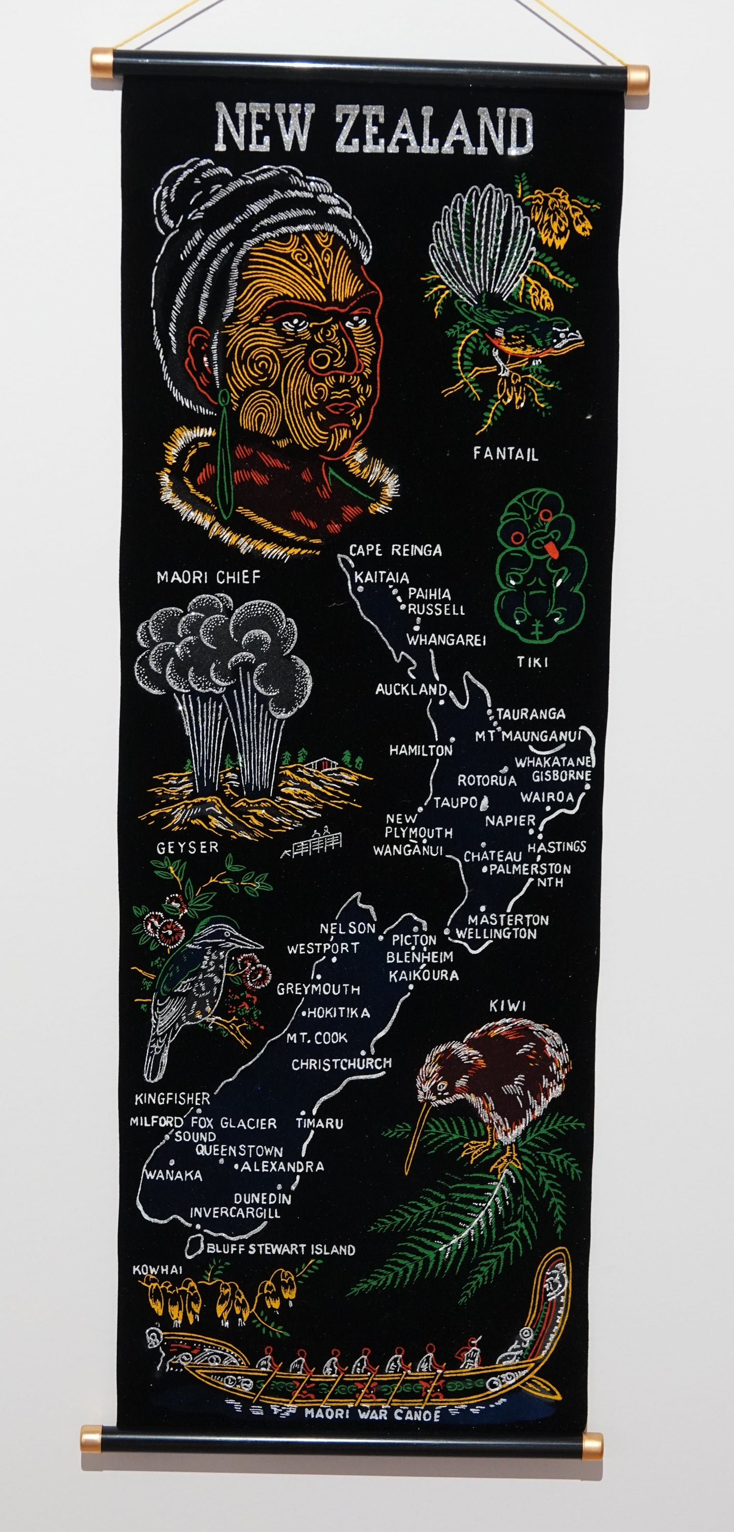 Very cool retro 1970's wall hanging souvenir of New Zealand