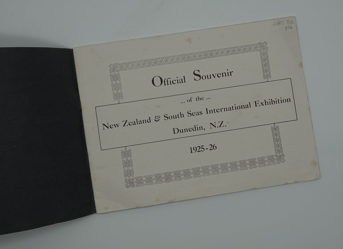 Early New Zealand Tourist booklet