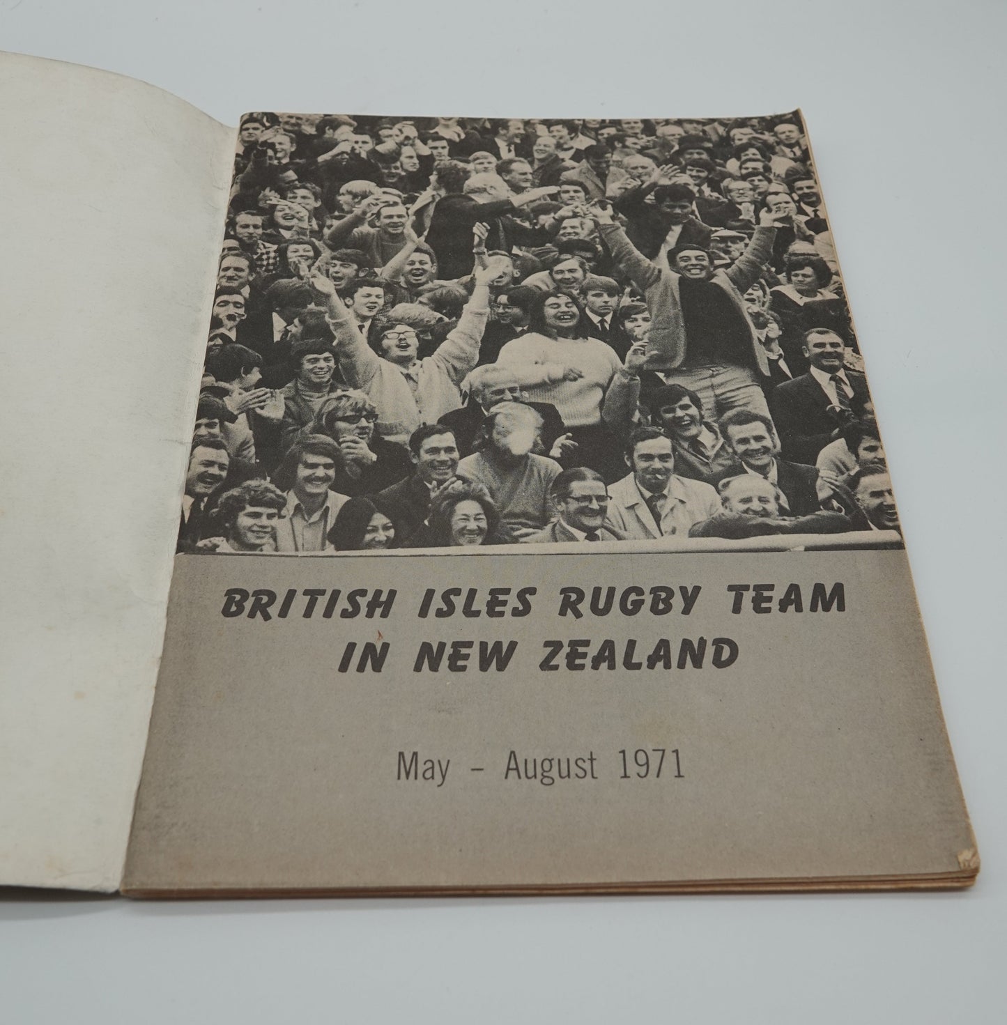 Rugby memorabilia... Lions Tour '71 - A complete pictorial souvenir