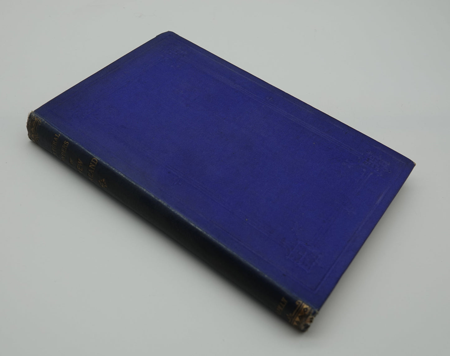 This is an important find.... second edition Chapman's Guide to the Wonderland of the Pacific - The Natural Wonders of New Zealand