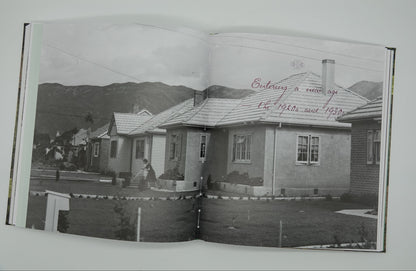 A History of Gardening in New Zealand by Bee Dawson